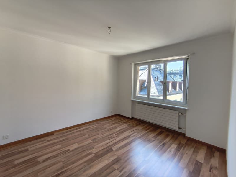 Helle Wohnung an zentraler Lage in Zürich befristet bis März 2027 (16)