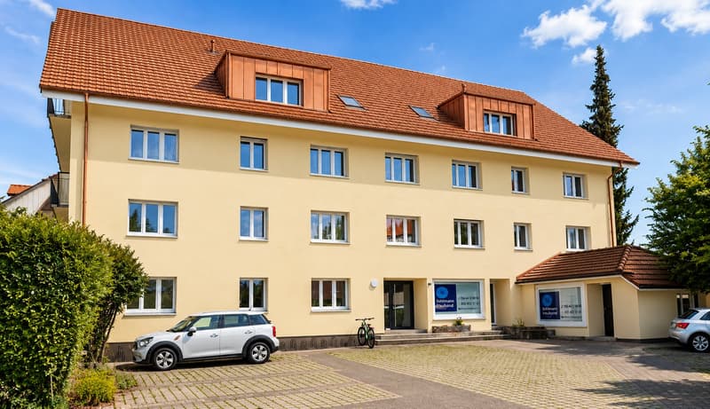 Praktisches Laden-/Bürolokal mit grosszügiger Fensterfront (1)