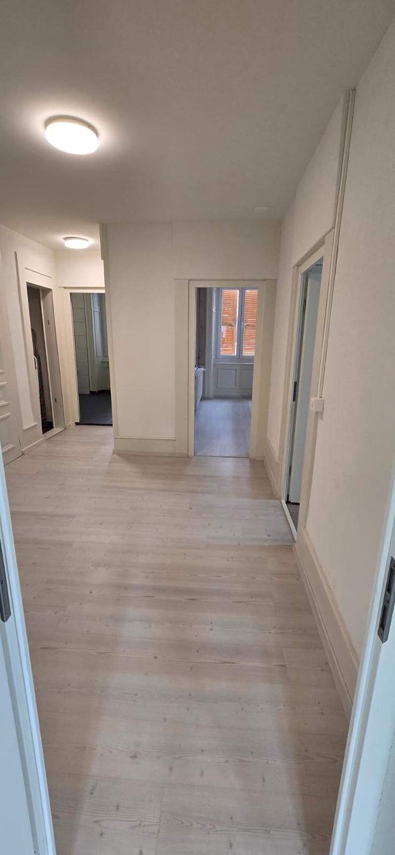 Spacieux appartement de 3.5 pièces au cœur du Locle, rénové (5)