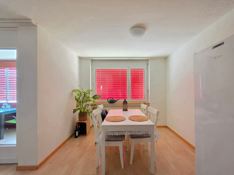 Charmante 3.5 Zimmer Wohnung mit Balkon (9)