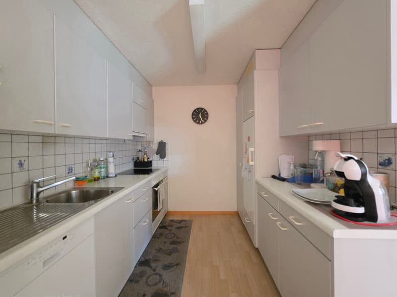 Charmante 3.5 Zimmer Wohnung mit Balkon (4)