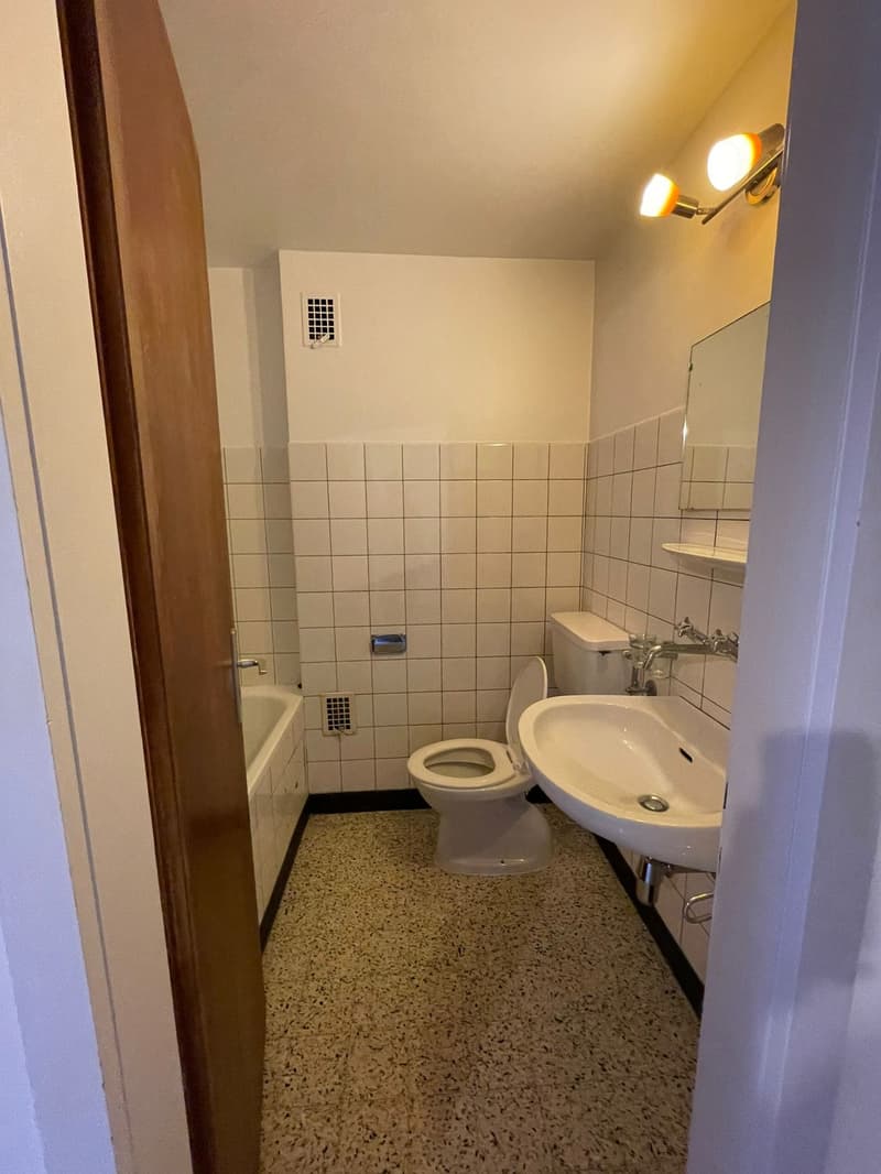 À LOUER  Charmant studio dans un emplacement idéal (10)