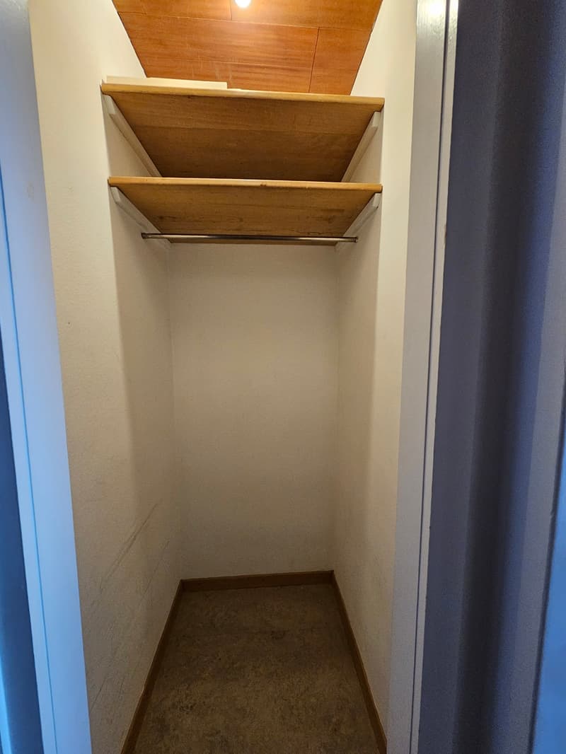 À LOUER  Charmant studio dans un emplacement idéal (9)