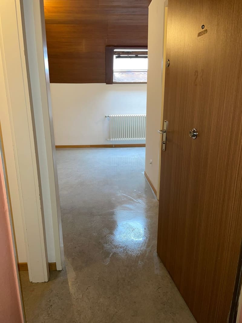 À LOUER  Charmant studio dans un emplacement idéal (6)