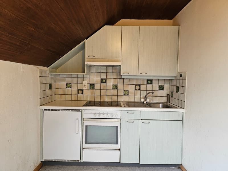À LOUER  Charmant studio dans un emplacement idéal (4)