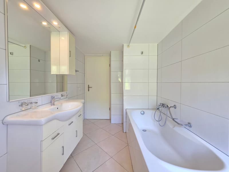 Aufgefrischte 2.5-Zimmer-Wohnung – perfekt für Singles oder Paare! (5)