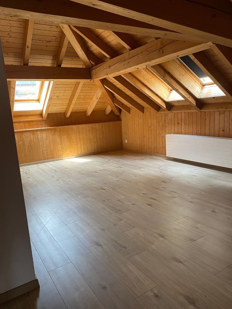 Helle 4.5-Zimmer-Wohnung mit Balkon und schöner Aussicht! (8)
