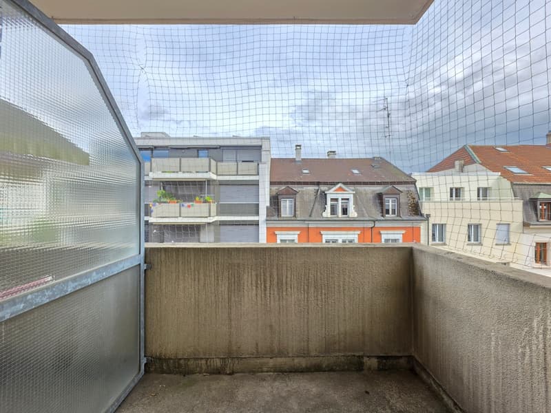 Grosszügige, helle 2-Zimmer-Wohnung, an zentrale Wohnlage (18)