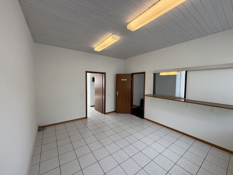 À LOUER – Local commercial / bureaux avec excellente situation à Tramelan (7)