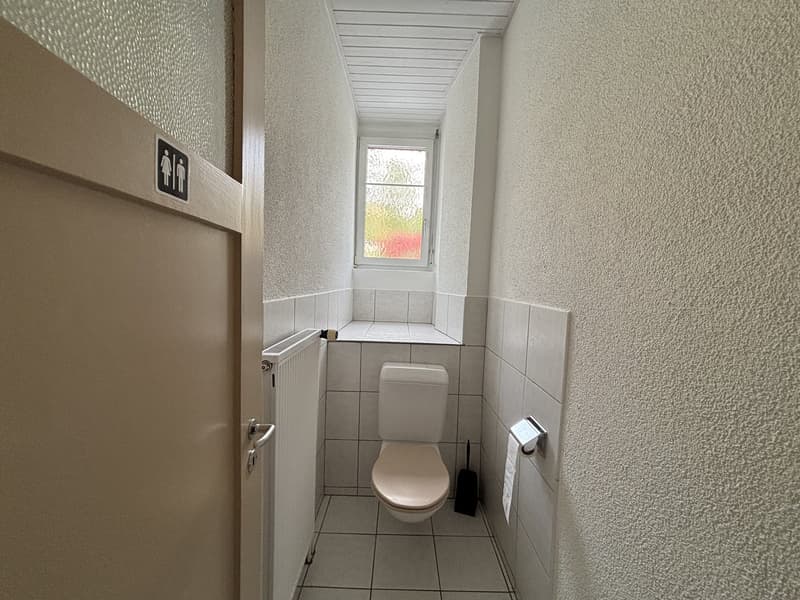 À LOUER – Local commercial / bureaux avec excellente situation à Tramelan (18)