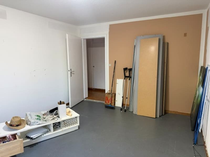 Grosszügige 2 ZWG per sofort zu vermieten (9)