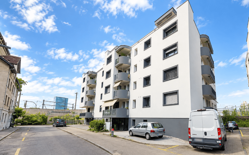 Charmante 2.5-Zimmer-Wohnung mit grosszügiger Terrasse! (1)