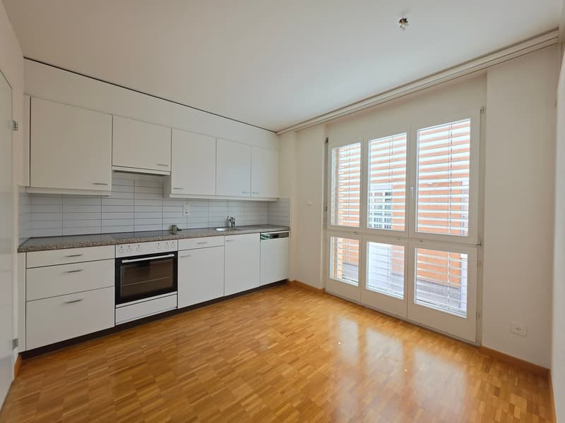 Gut gepflegte 4.5 Zimmerwohnung mit Balkon und schöner Aussicht! (5)