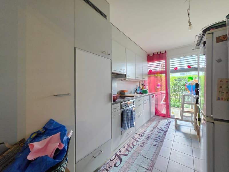 Grosszügige 4.5-Zimmer-Wohnung an zentraler Lage zu vermieten (2)