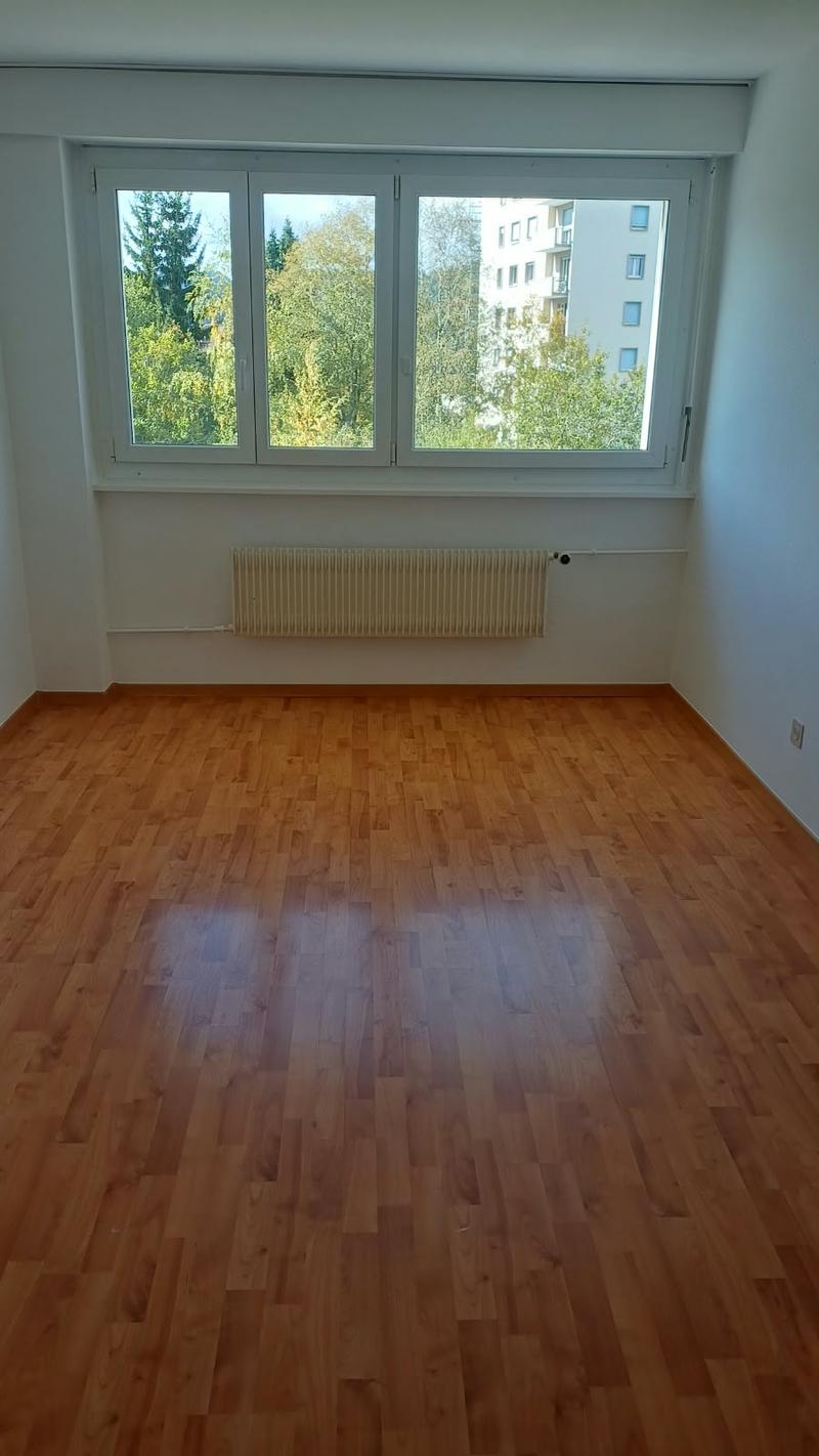 Lumineux appartement de 4 pièces avec balcon! (8)