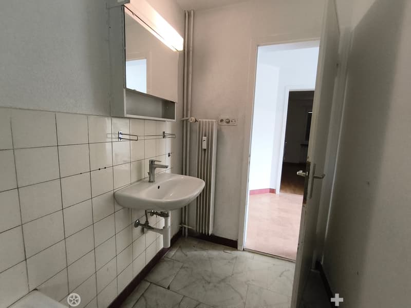 Charmante 3,5-Zimmer-Wohnung mit Balkon ab sofort zu vermieten! (6)