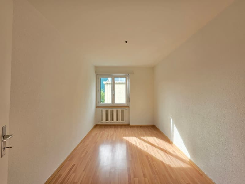 Helle 4-Zimmer-Wohnung mit Balkon ab sofort (9)