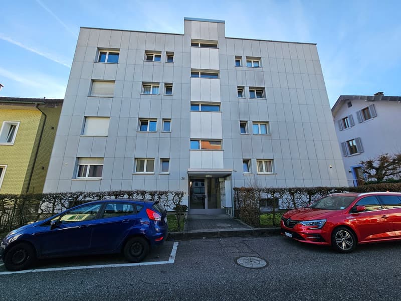 Helle 4-Zimmer-Wohnung mit Balkon ab sofort (1)