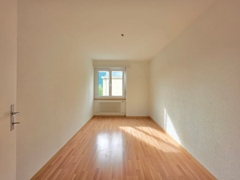 Helle 4-Zimmer-Wohnung mit Balkon ab sofort (10)