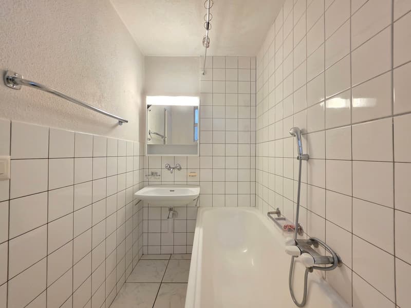 Helle 3.5-Zimmer-Wohnung mit Balkon und Aussicht in Thusis (9)