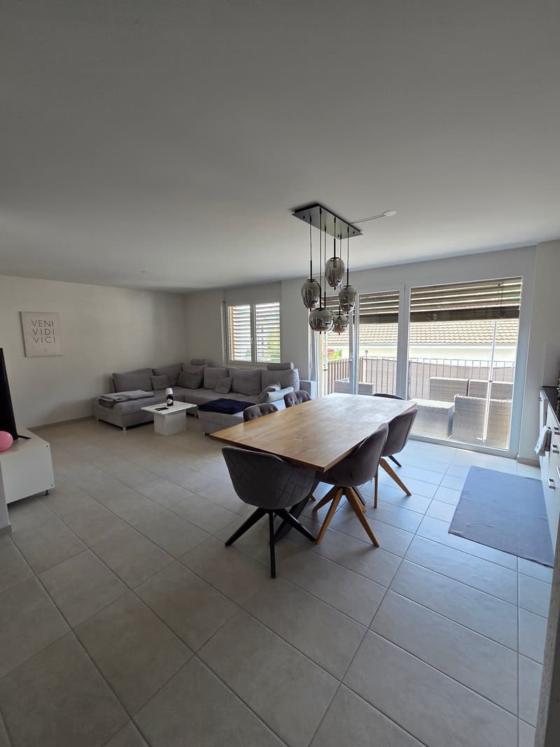 Attraktive 3.5 Zimmer-Wohnung in Spreitenbach (2)