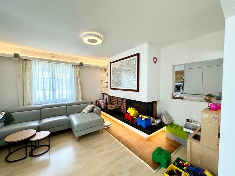 Grosszügige 4-Zimmer-Altbauwohnung in Zürich-Oerlikon (3)