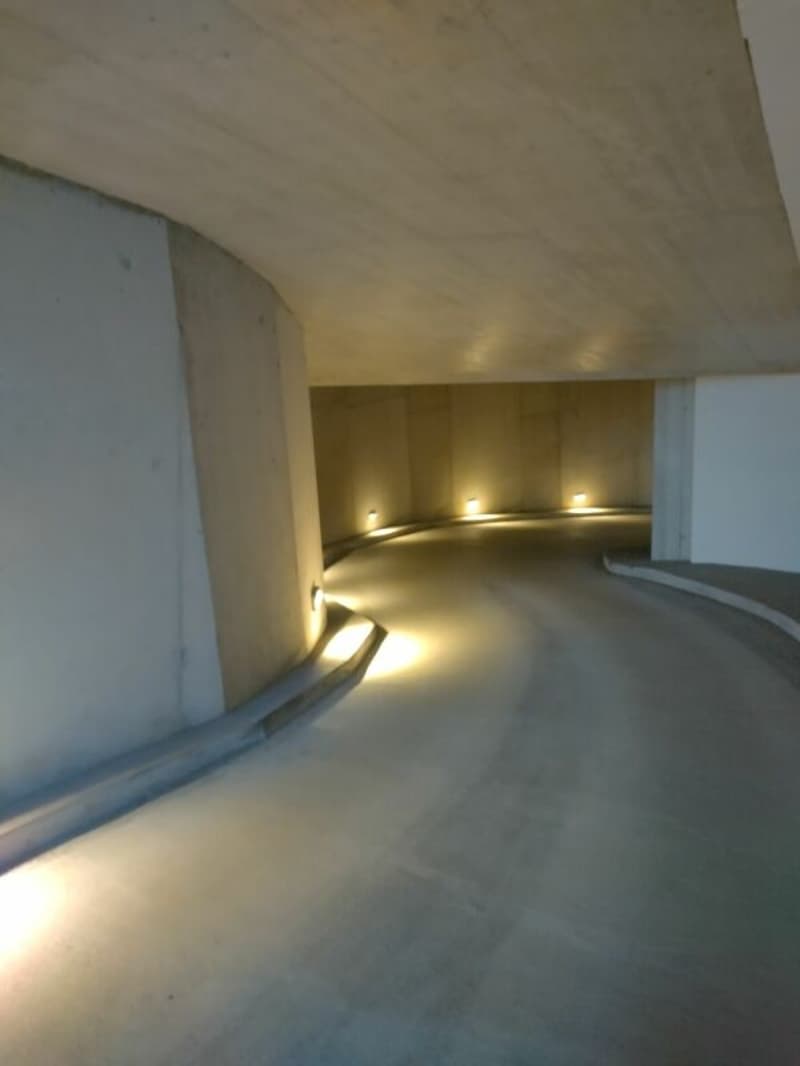 Posto auto in garage in un edificio moderno a Obfelden (3)