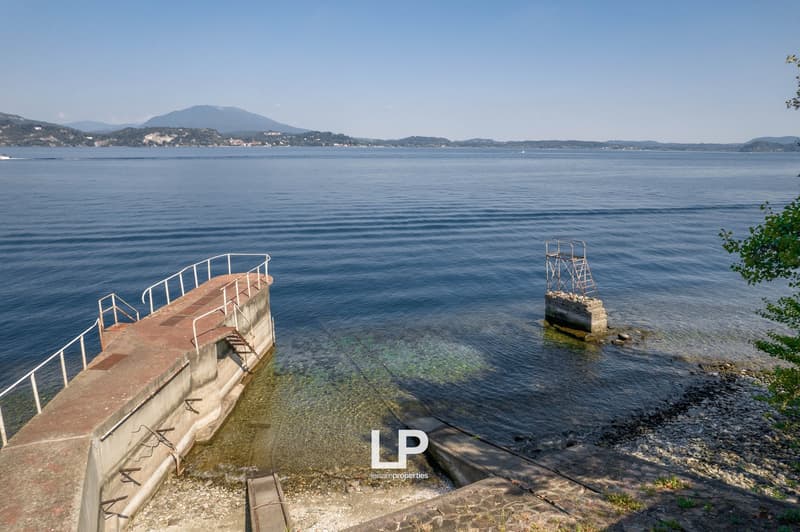 Belgirate – Important Villa by the Lake (15)