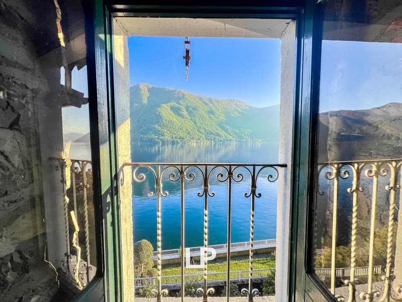 Villa a Valsolda direttamente sul lago (27)
