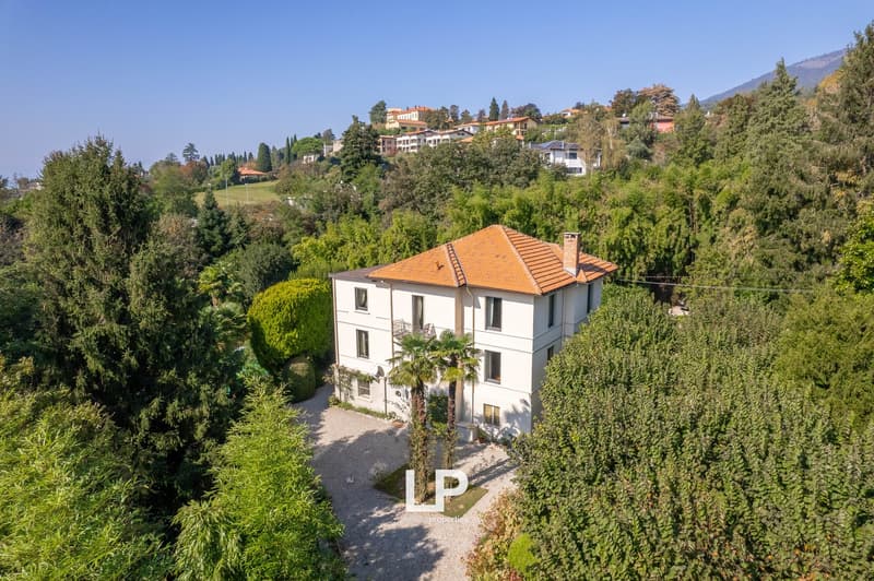 Elegante Villa in Barasso zu verkaufen (2)