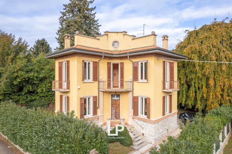 Villa mit Nebengebäude Sant'Ambrogio (1)