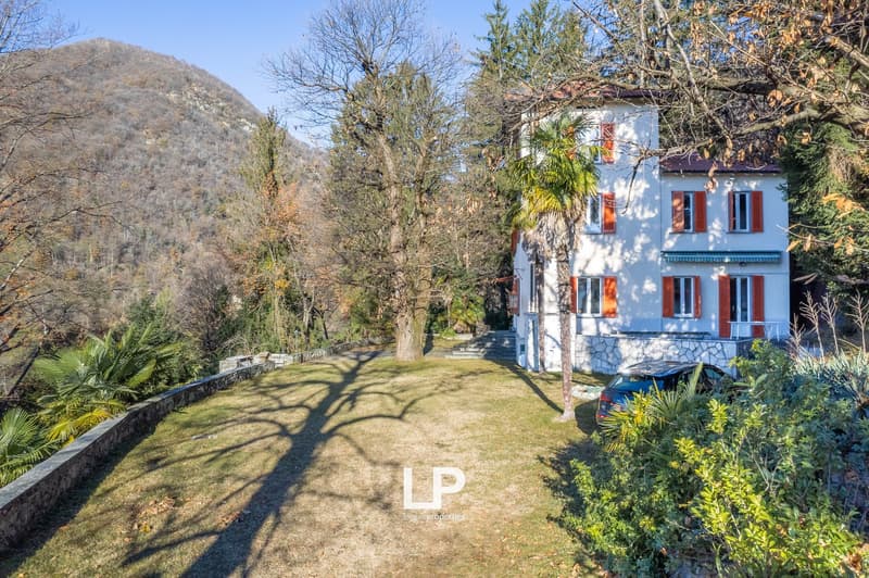 Villa with Outbuilding Cittiglio (34)