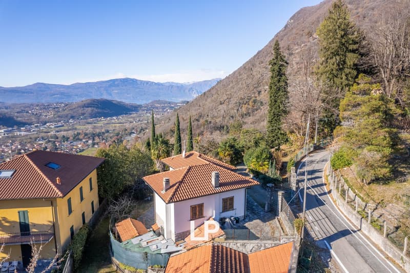 Villa with Outbuilding Cittiglio (38)
