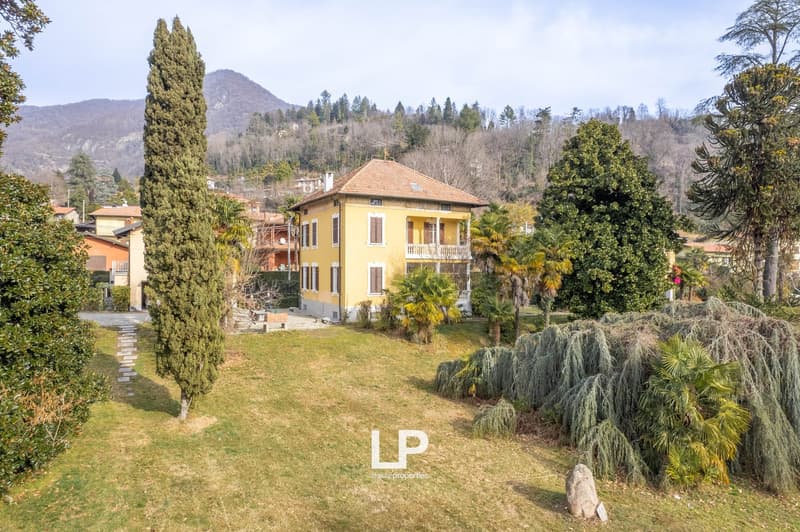 Villa mit Nebengebäude Cittiglio (1)