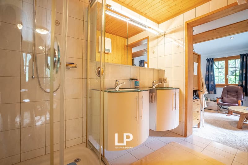 Il chalet Castanea è un chalet di 5 camere nel cuore della natura verde di Mörel-Filet. (11)