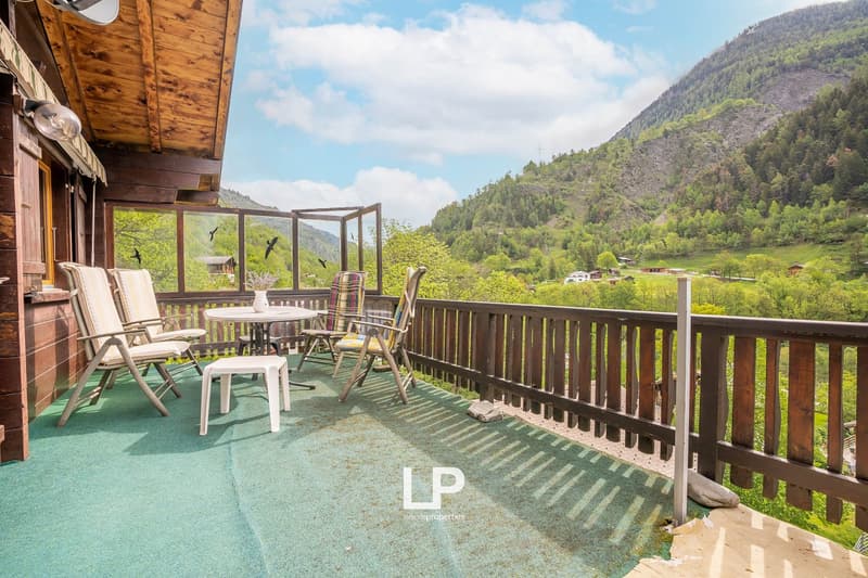 Il chalet Castanea è un chalet di 5 camere nel cuore della natura verde di Mörel-Filet. (4)