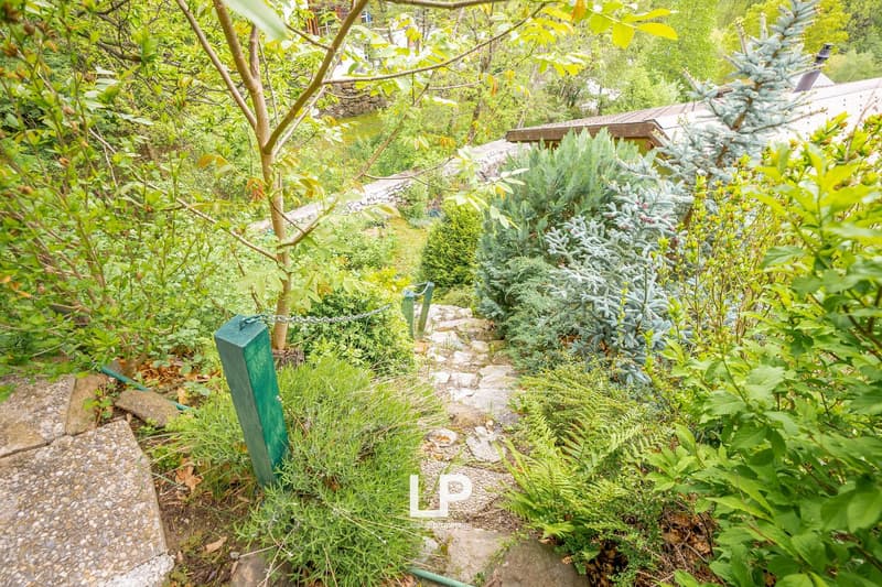 Il chalet Castanea è un chalet di 5 camere nel cuore della natura verde di Mörel-Filet. (24)