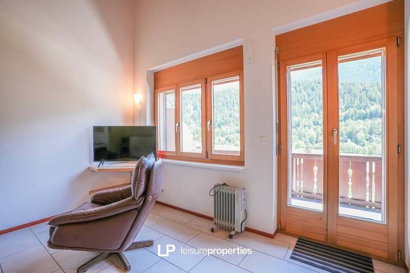 Beautiful, exceptionally spacious one-room apartment directly behind the OV hub in Fiesch (7)