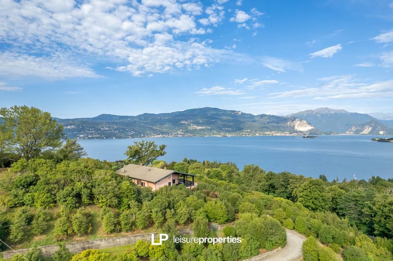 Villa avec vue panoramique à 180° sur le lac Majeur à Laveno (3)