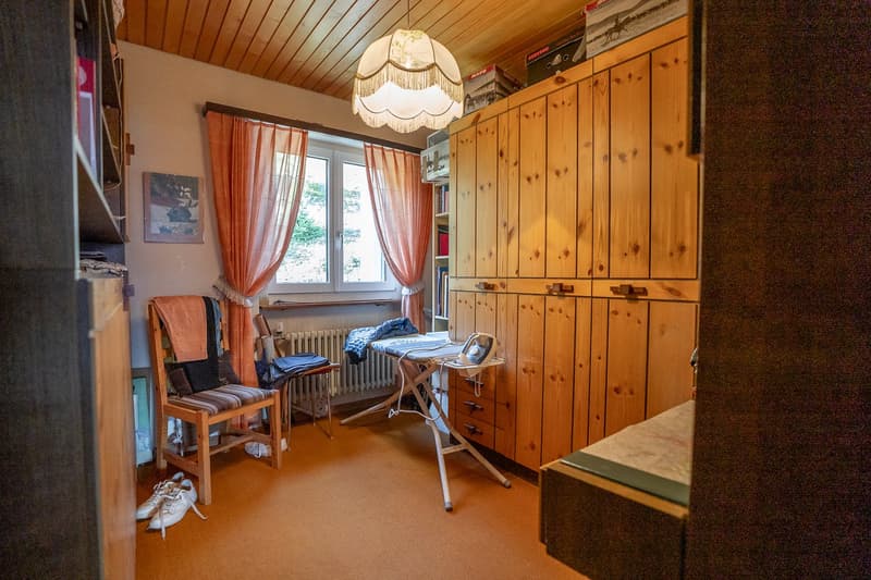 Authentische Dachwohnung mit Blick auf den Golfplatz und hohe Decken (24)