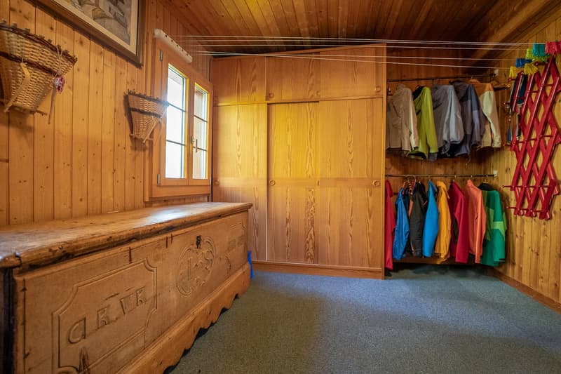 Chalet svizzero autentico in costruzione a blocchi di legno con vista libera e due unità abitative a Riederalp West (12)
