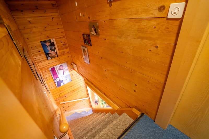 Chalet svizzero autentico in costruzione a blocchi di legno con vista libera e due unità abitative a Riederalp West (26)