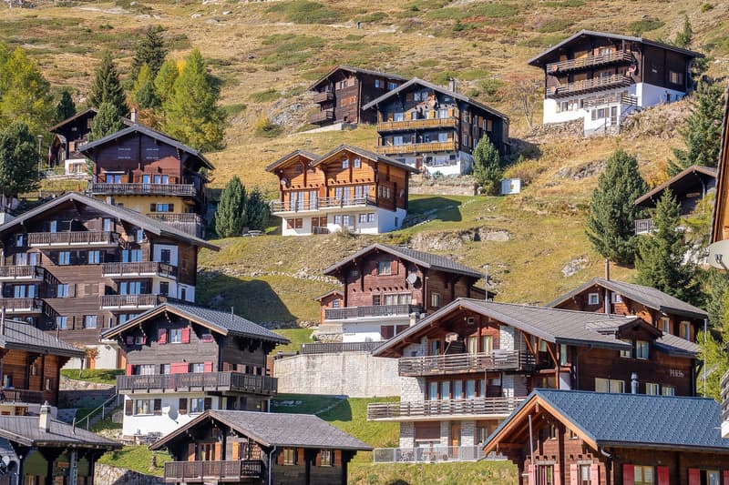 Chalet svizzero autentico in costruzione a blocchi di legno con vista libera e due unità abitative a Riederalp West (44)