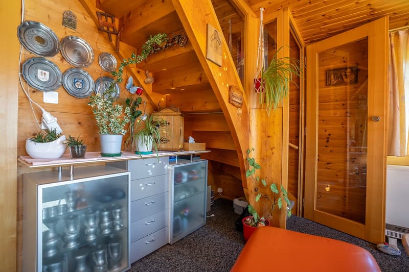 Chalet svizzero autentico in costruzione a blocchi di legno con vista libera e due unità abitative a Riederalp West (19)