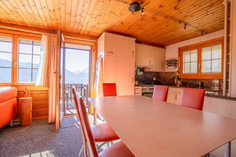 Chalet svizzero autentico in costruzione a blocchi di legno con vista libera e due unità abitative a Riederalp West (16)