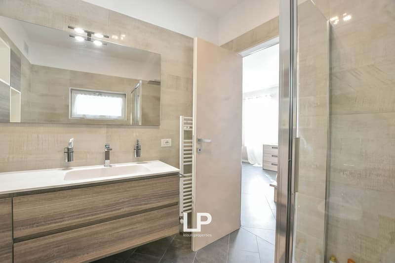 Appartamento direttamente sul Lago di Lugano (24)