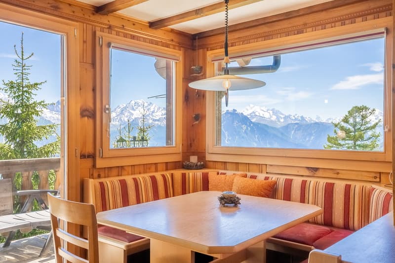 Charmantes 7-Zimmer-Chalet an der Aletschpromenade in Riederalp (2)