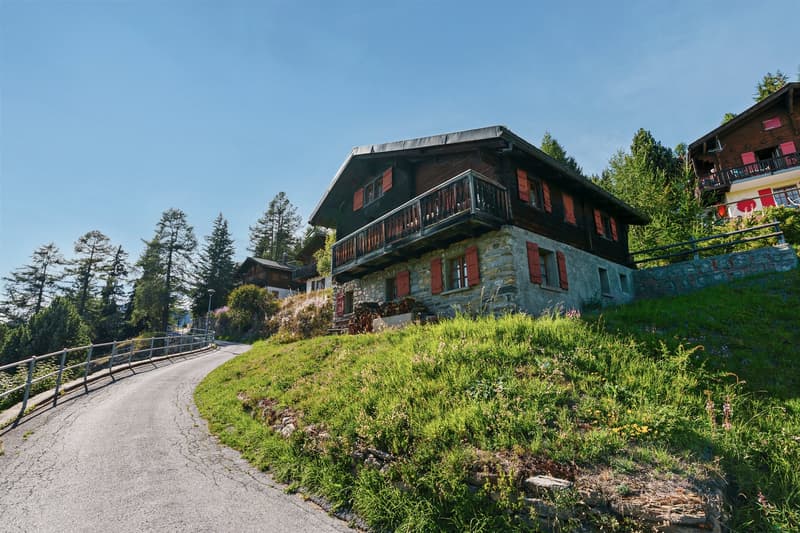 Charmantes 5-Zimmer-Chalet an der Riederalp – Traumhafter Bergblick und rustikaler Charme (5)