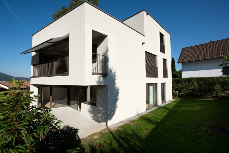 Moderne und ruhige Wohnung im Grünen (2)
