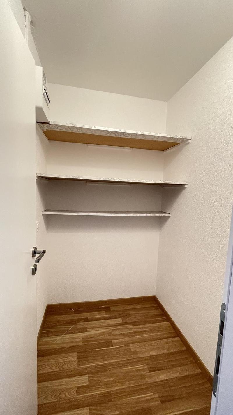 Helle neu sanierte 4-Zimmer-Wohnung mit Aussicht im 8. Stock (9)